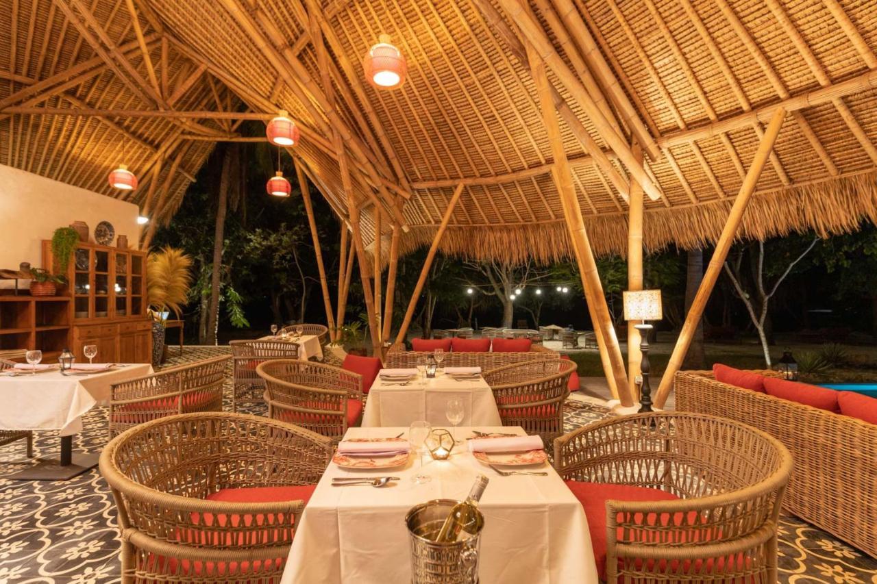 Amahelia Luxury Resort & Restaurant - 吉利阿萨汉 外观 照片