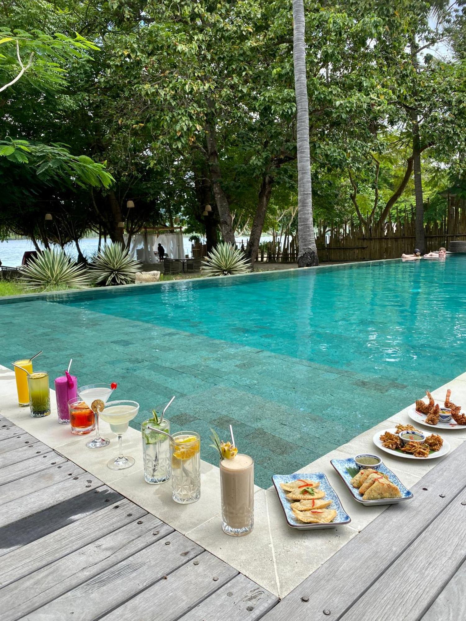Amahelia Luxury Resort & Restaurant - 吉利阿萨汉 外观 照片